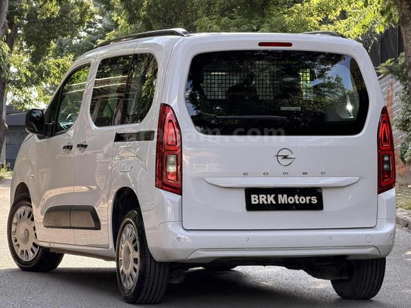 BRK MOTORS OPEL COMBO 1.5 D ESSENTİAL HATASIZ 9.000 KM