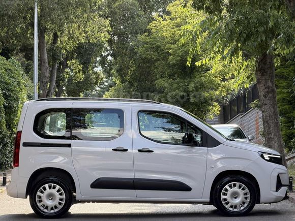 BRK MOTORS OPEL COMBO 1.5 D ESSENTİAL HATASIZ 9.000 KM