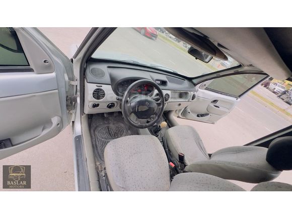 RENAULT KANGO EKMEK TEKNESİ KLİMALI