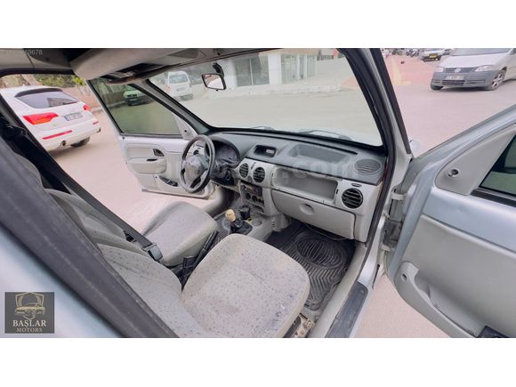 RENAULT KANGO EKMEK TEKNESİ KLİMALI