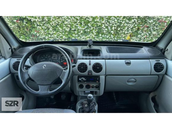SZR MOTORS DAN 2004 MODEL RENAULT KANGOO ÇİFT SÜRGÜLÜ KLİMALI