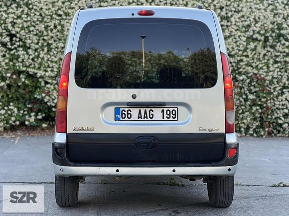 SZR MOTORS DAN 2004 MODEL RENAULT KANGOO ÇİFT SÜRGÜLÜ KLİMALI