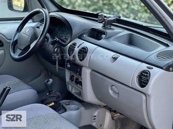 SZR MOTORS DAN 2004 MODEL RENAULT KANGOO ÇİFT SÜRGÜLÜ KLİMALI
