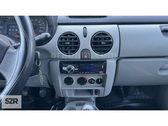 SZR MOTORS DAN 2004 MODEL RENAULT KANGOO ÇİFT SÜRGÜLÜ KLİMALI
