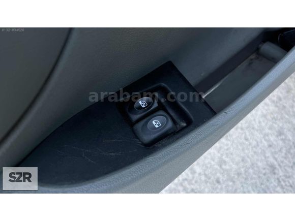 SZR MOTORS DAN 2004 MODEL RENAULT KANGOO ÇİFT SÜRGÜLÜ KLİMALI