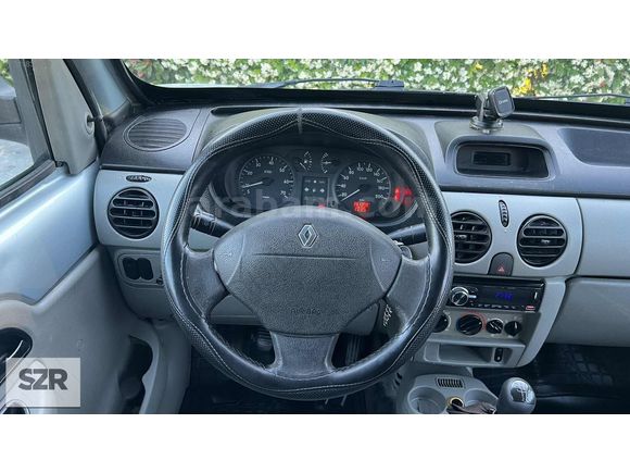 SZR MOTORS DAN 2004 MODEL RENAULT KANGOO ÇİFT SÜRGÜLÜ KLİMALI