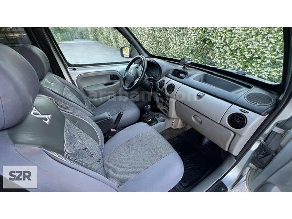 SZR MOTORS DAN 2004 MODEL RENAULT KANGOO ÇİFT SÜRGÜLÜ KLİMALI