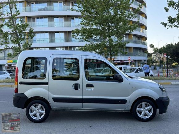 RENAULT KANGO 1.5 dci MULTİX // ÇİFT SÜRGÜ // EŞSİZ TEMİZLİKTE