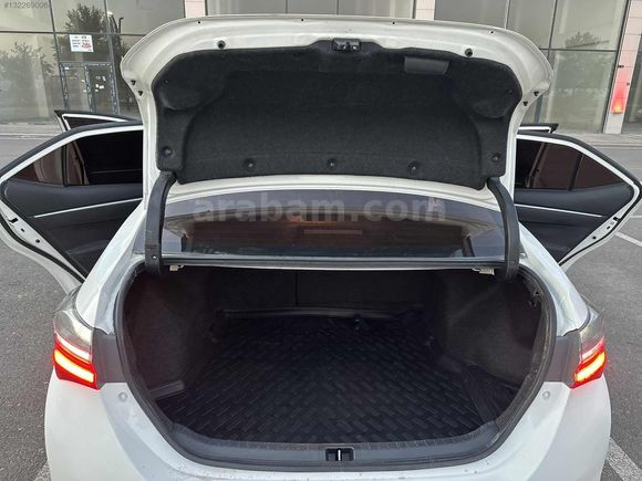 2018 ÇKŞLI COROLLA 1.4 D-4 TOUCH YENİ GÖRÜNÜM HATASIZ 246KM