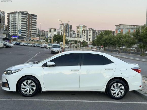 2018 ÇKŞLI COROLLA 1.4 D-4 TOUCH YENİ GÖRÜNÜM HATASIZ 246KM