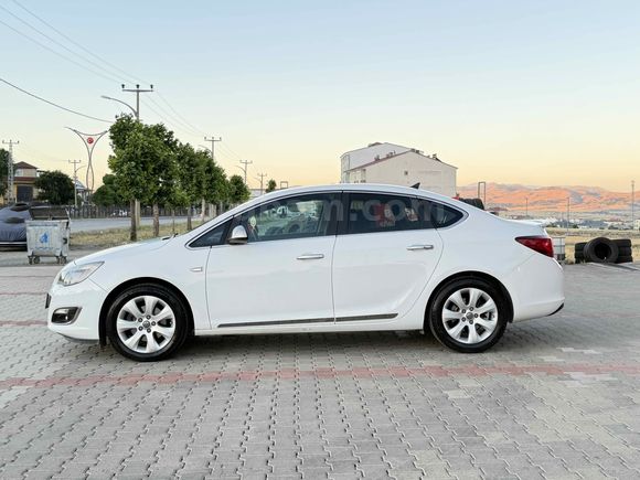  Opel Astra 1.6 CDTI Business 