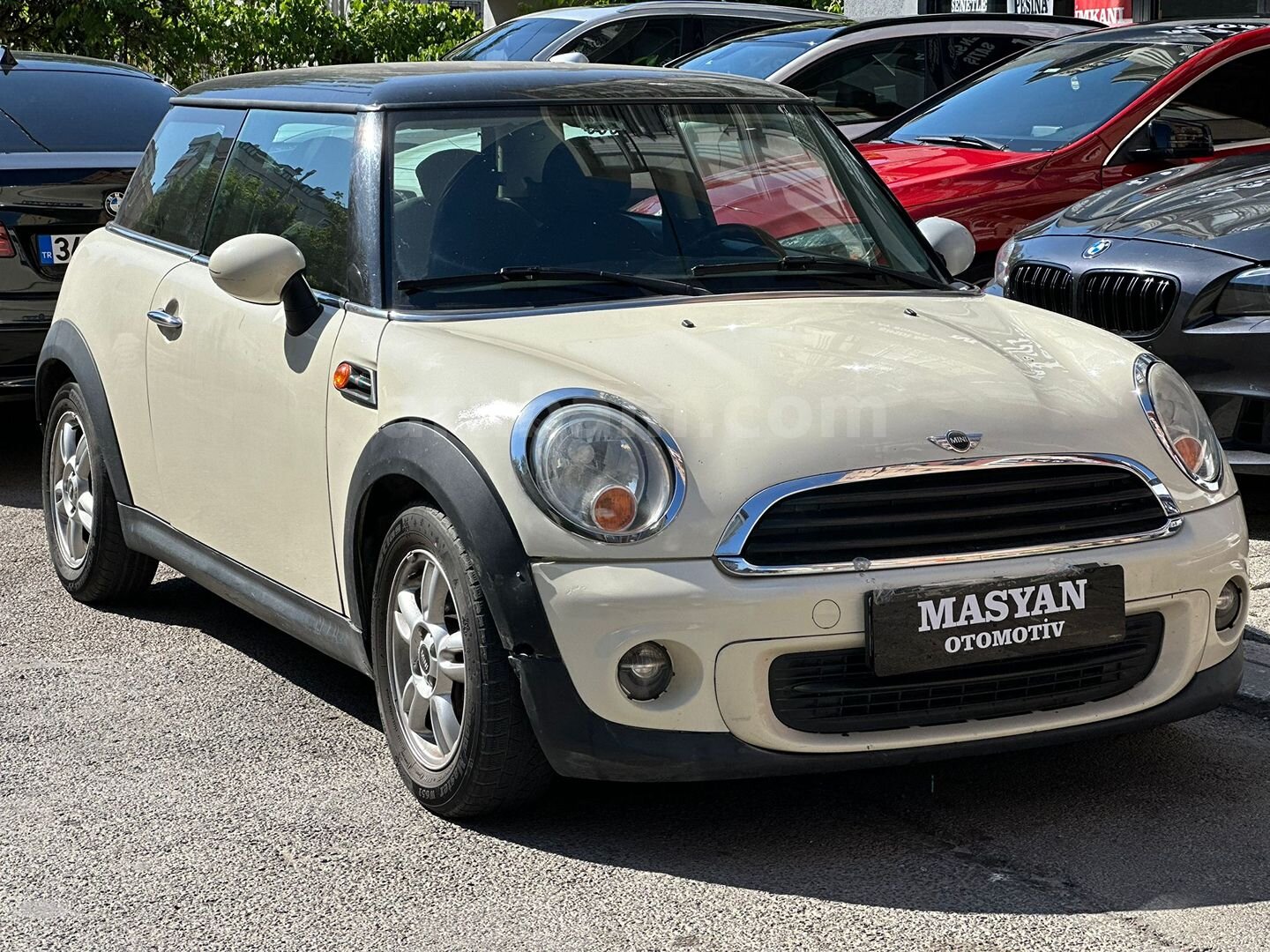 Galeriden Mini One 1.6 2012 Model İstanbul 250.000 km Beyaz 2