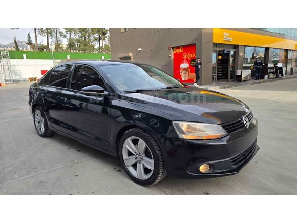 Sahibinden Volkswagen Jetta 1.6 TDi Trendline 2012 Model  Siyah