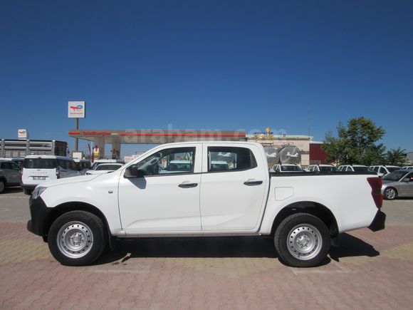 BÜYÜKSOYLU 'DAN 2021 MODEL ISIZU D MAX 1.9D V-GO 4X2 ÇİFTKABİN