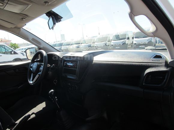BÜYÜKSOYLU 'DAN 2021 MODEL ISIZU D MAX 1.9D V-GO 4X2 ÇİFTKABİN