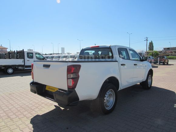 BÜYÜKSOYLU 'DAN 2021 MODEL ISIZU D MAX 1.9D V-GO 4X2 ÇİFTKABİN