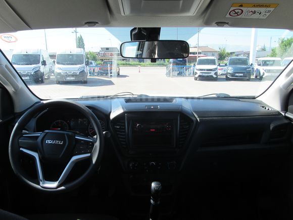 BÜYÜKSOYLU 'DAN 2021 MODEL ISIZU D MAX 1.9D V-GO 4X2 ÇİFTKABİN