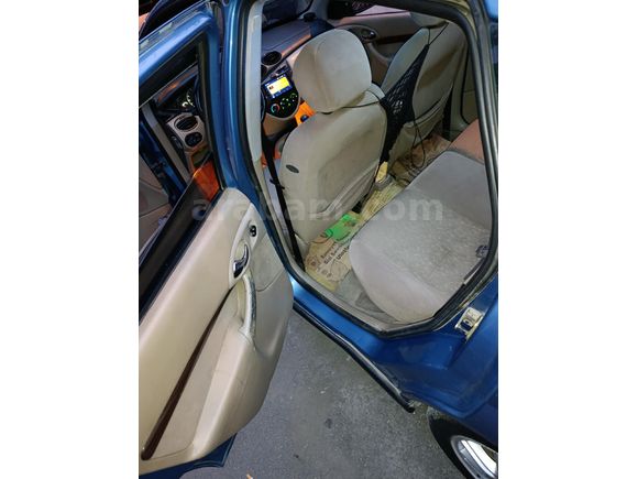 Ford Focus 1 Ghia 2001 Model