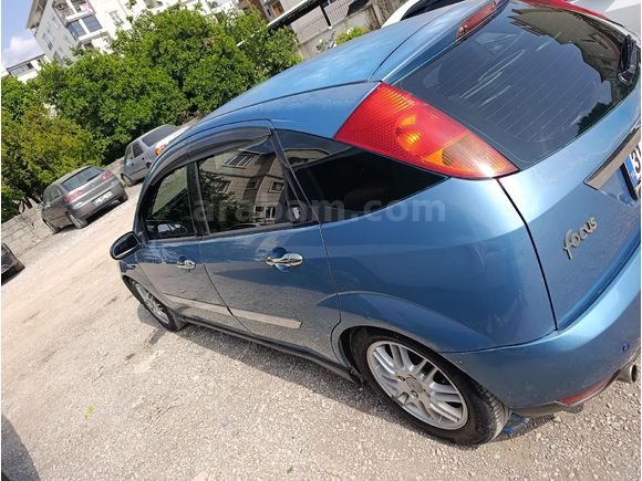 Ford Focus 1 Ghia 2001 Model