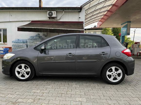 Sahibinden Toyota Auris 1.4 D-4D 2012 Model 