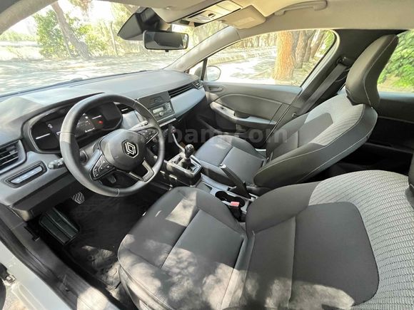 2024 ÇIKIŞLI-RENAULT CLİO EQUİLİBRE-70 BİN KM-GARANTİLİ