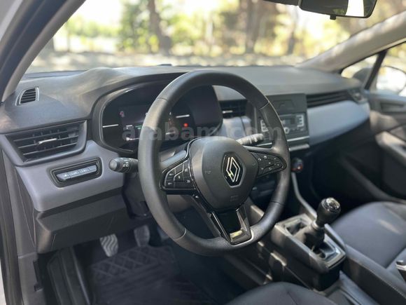 2024 ÇIKIŞLI-RENAULT CLİO EQUİLİBRE-70 BİN KM-GARANTİLİ