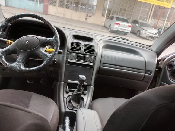 Sahibinden Renault Laguna 1.8 RT 1995 Model