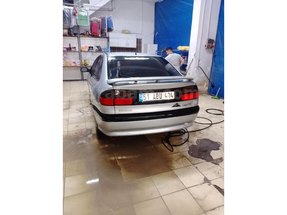 Sahibinden Renault Laguna 1.8 RT 1995 Model