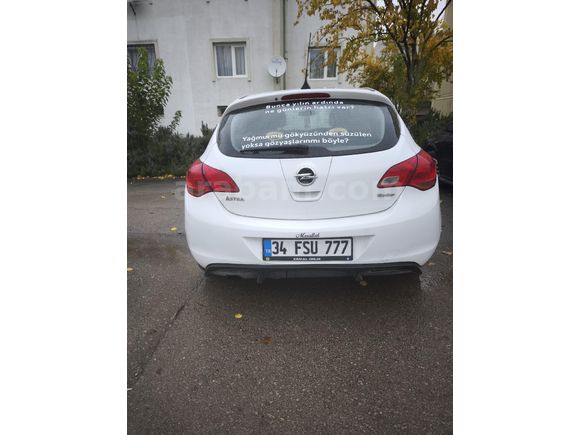 Sahibinden Opel Astra 1.6 Edition 2012 Model  199.000 km Beyaz