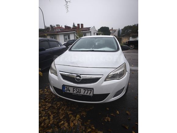 Sahibinden Opel Astra 1.6 Edition 2012 Model  199.000 km Beyaz
