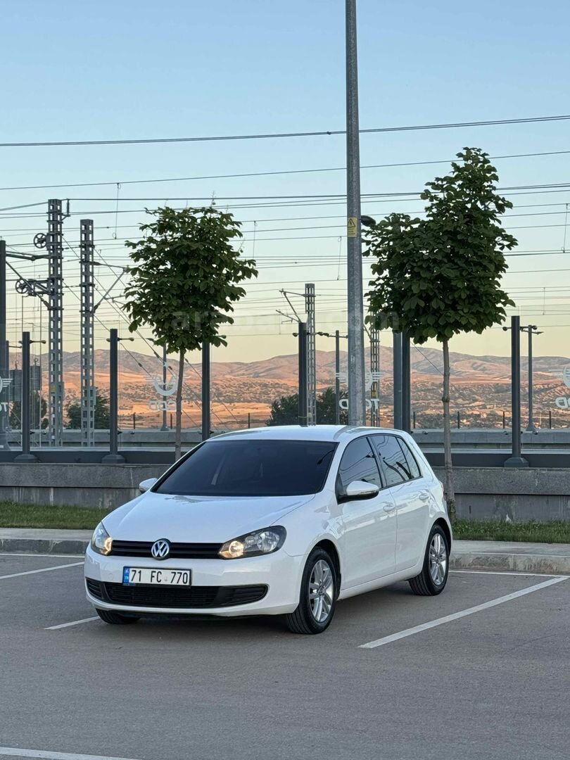 Galeriden Volkswagen Golf 1.6 Trendline 2012 Model Ankara 86.000 km Beyaz 2