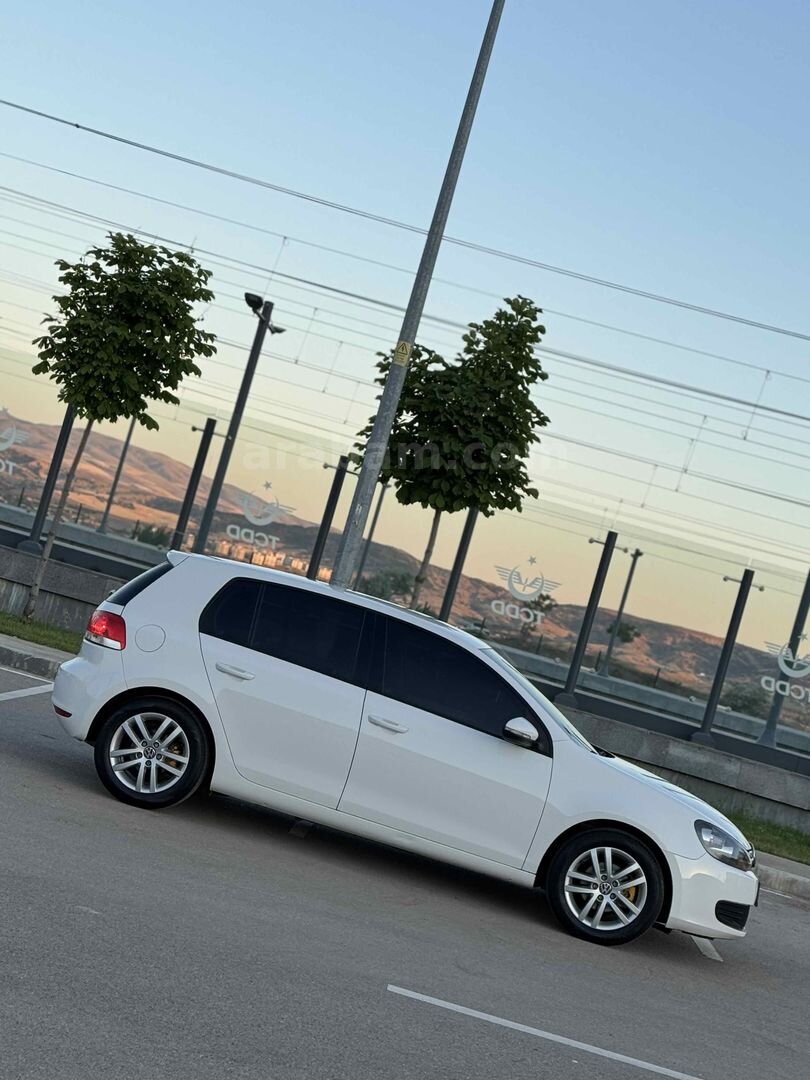 Galeriden Volkswagen Golf 1.6 Trendline 2012 Model Ankara 86.000 km Beyaz 6