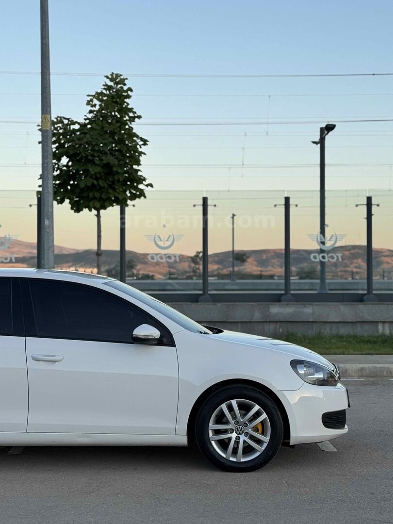 Galeriden Volkswagen Golf 1.6 Trendline 2012 Model Ankara 86.000 km Beyaz 7