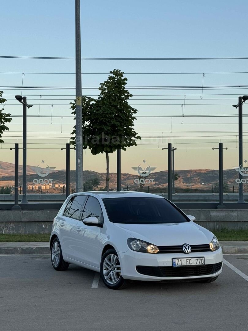 Galeriden Volkswagen Golf 1.6 Trendline 2012 Model Ankara 86.000 km Beyaz 5