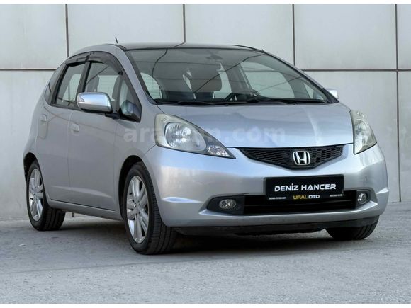 Honda Jazz 1.4 Fun PLUS OTOMATİK DEĞİŞENSİZ KARTA TAKSİT OLUR