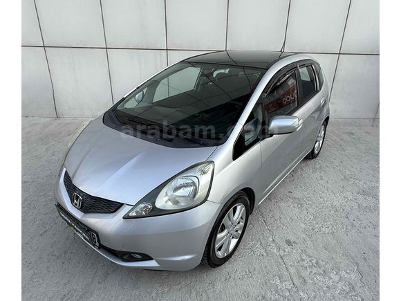 Honda Jazz 1.4 Fun PLUS OTOMATİK DEĞİŞENSİZ KARTA TAKSİT OLUR