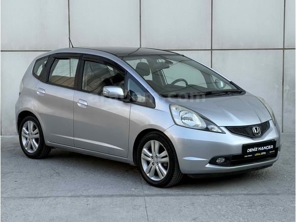Honda Jazz 1.4 Fun PLUS OTOMATİK DEĞİŞENSİZ KARTA TAKSİT OLUR