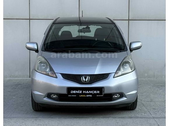 Honda Jazz 1.4 Fun PLUS OTOMATİK DEĞİŞENSİZ KARTA TAKSİT OLUR