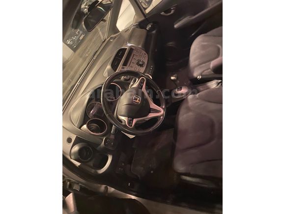 Honda Jazz 1.4 Fun PLUS OTOMATİK DEĞİŞENSİZ KARTA TAKSİT OLUR