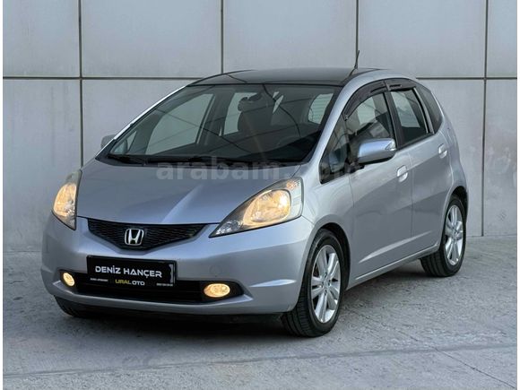 Honda Jazz 1.4 Fun PLUS OTOMATİK DEĞİŞENSİZ KARTA TAKSİT OLUR