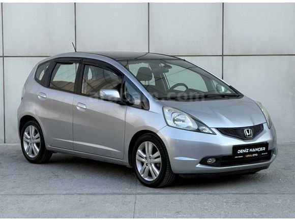 Honda Jazz 1.4 Fun PLUS OTOMATİK DEĞİŞENSİZ KARTA TAKSİT OLUR