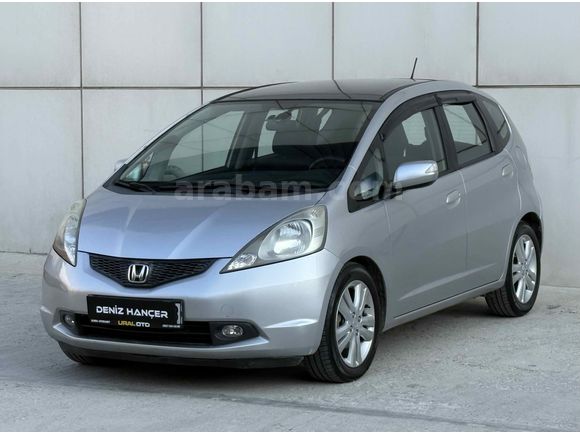 Honda Jazz 1.4 Fun PLUS OTOMATİK DEĞİŞENSİZ KARTA TAKSİT OLUR
