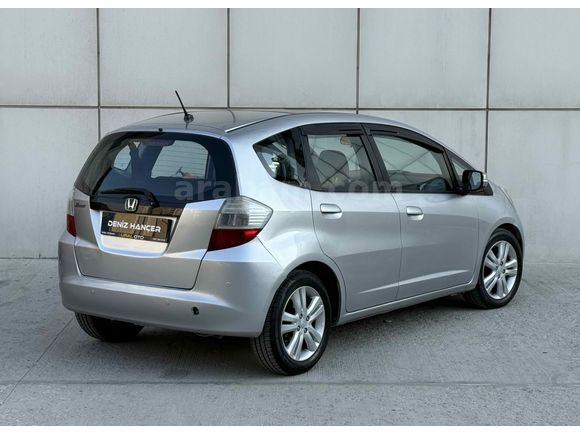 Honda Jazz 1.4 Fun PLUS OTOMATİK DEĞİŞENSİZ KARTA TAKSİT OLUR