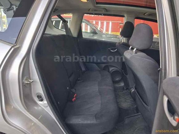 Honda Jazz 1.4 Fun PLUS OTOMATİK DEĞİŞENSİZ KARTA TAKSİT OLUR