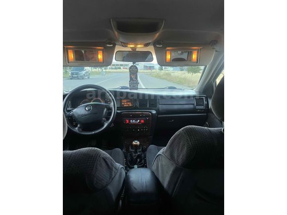2000 Model Makyajlı kasa kusursuz temizlikte VECTRA 