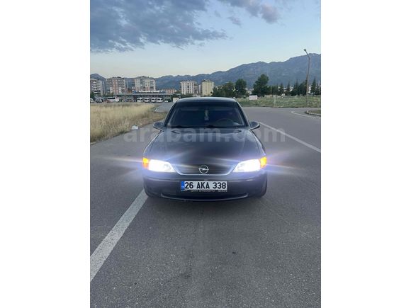 2000 Model Makyajlı kasa kusursuz temizlikte VECTRA 