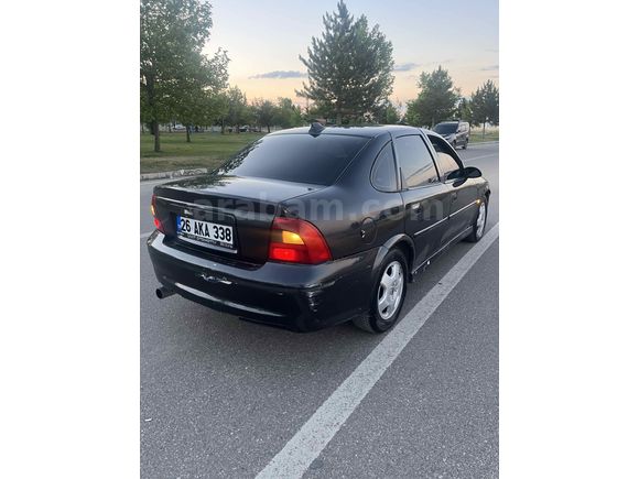 2000 Model Makyajlı kasa kusursuz temizlikte VECTRA 