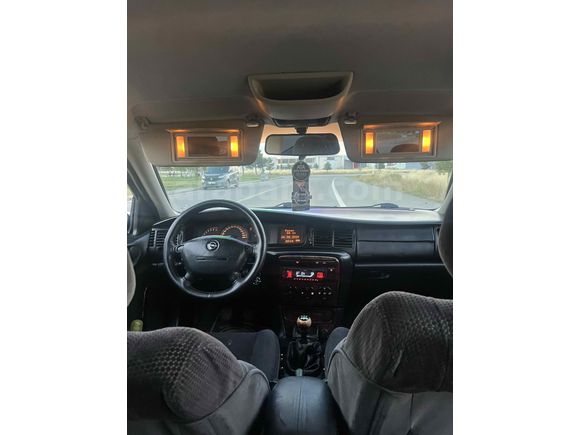 2000 Model Makyajlı kasa kusursuz temizlikte VECTRA 