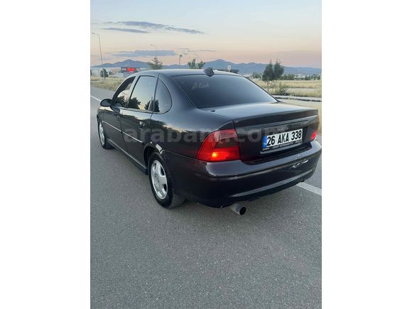 2000 Model Makyajlı kasa kusursuz temizlikte VECTRA 