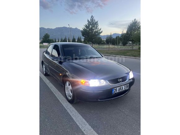 2000 Model Makyajlı kasa kusursuz temizlikte VECTRA 